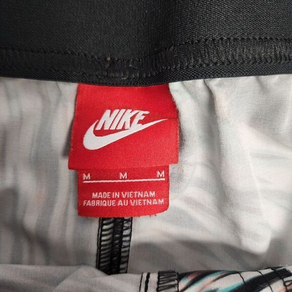 Nike Med green, rose gold and black shorts - Picture 3 of 5
